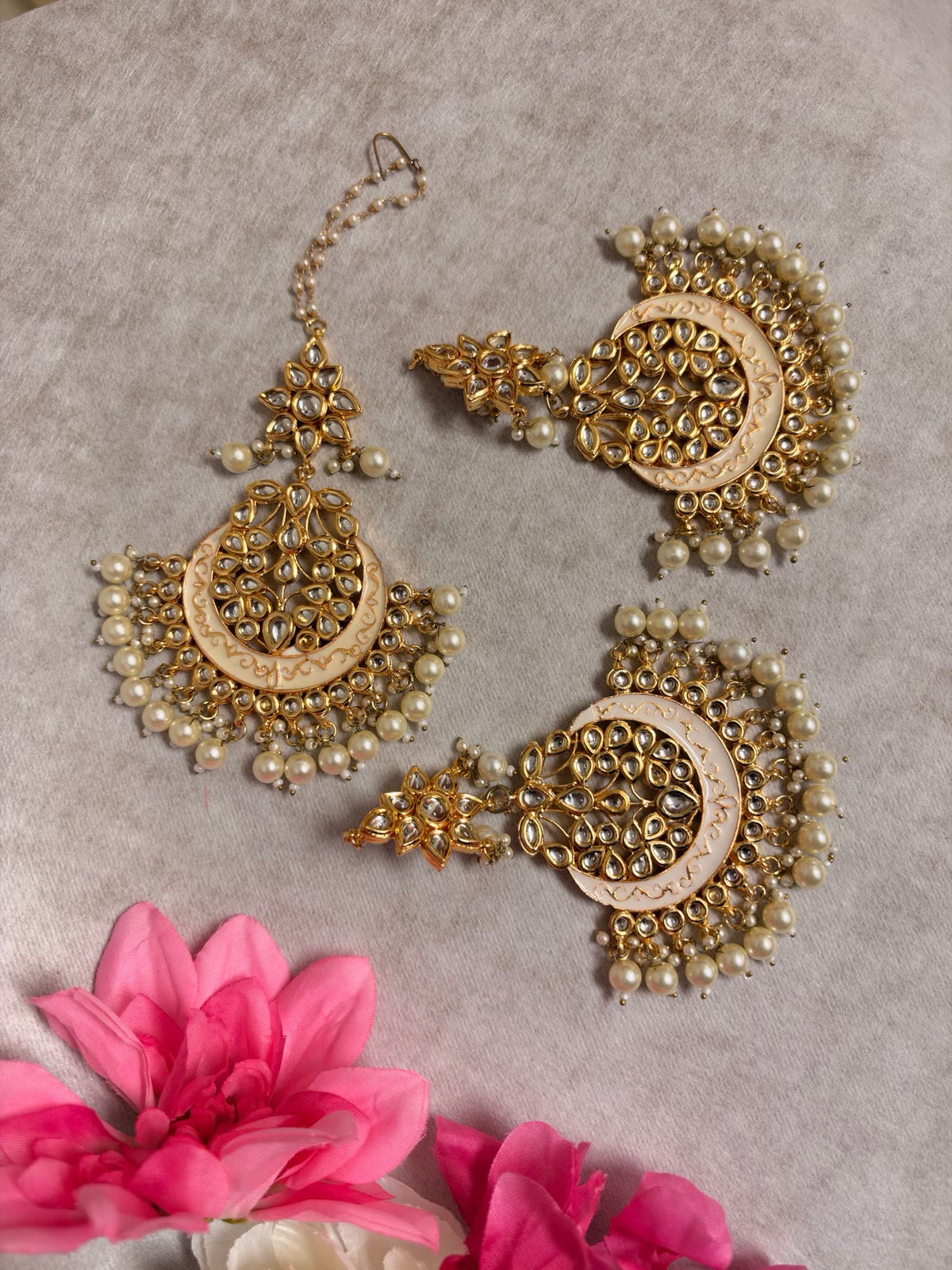 Pearl Kundan Tikka & Earrings set